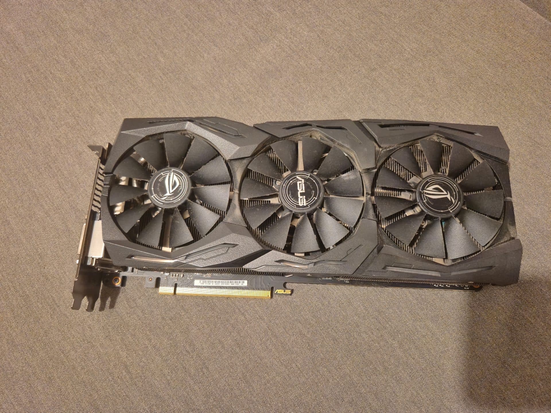 Carte graphique : GTX STRIX 1080 8GO